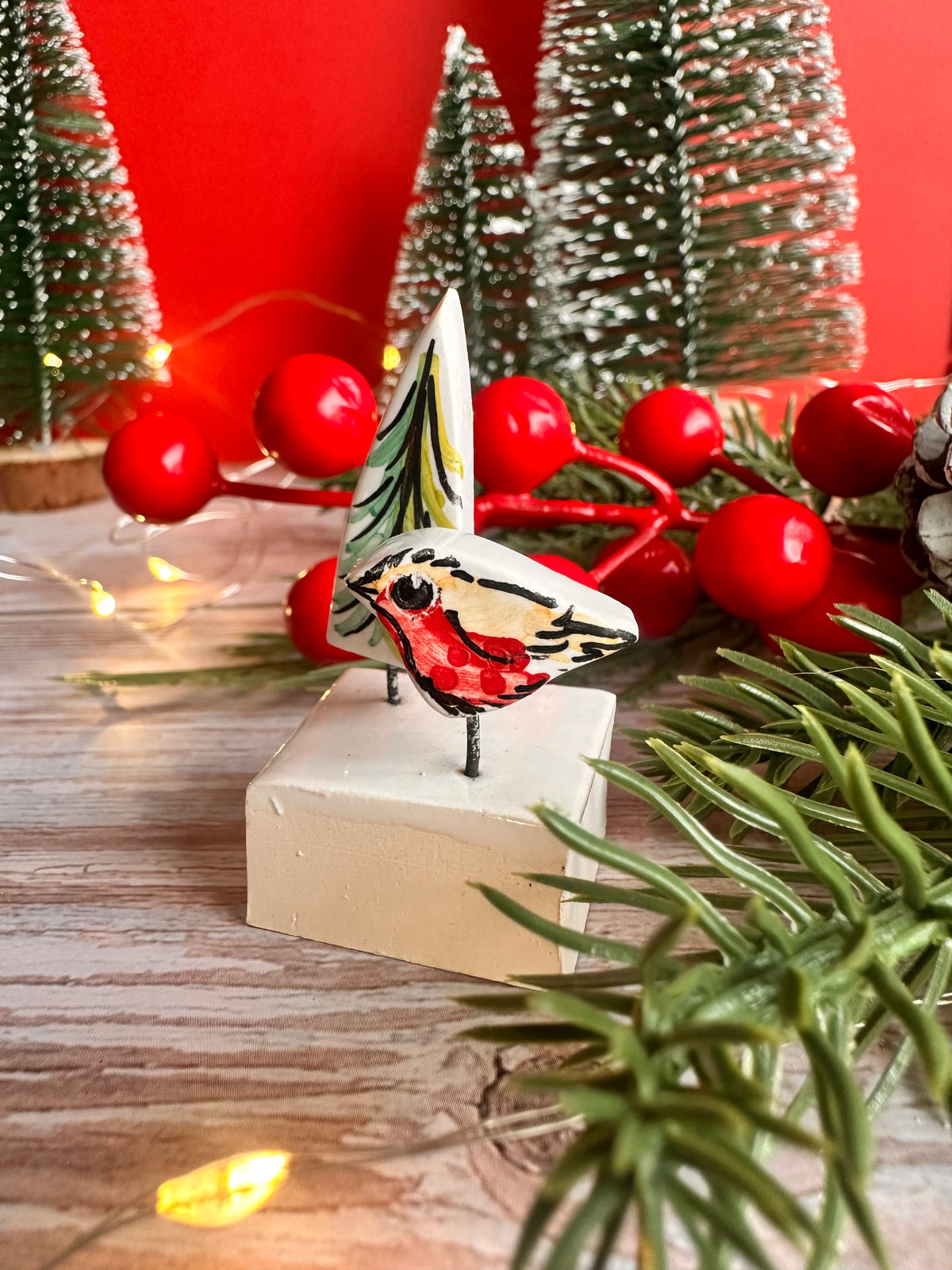 Tiny Robin Scene Ornament