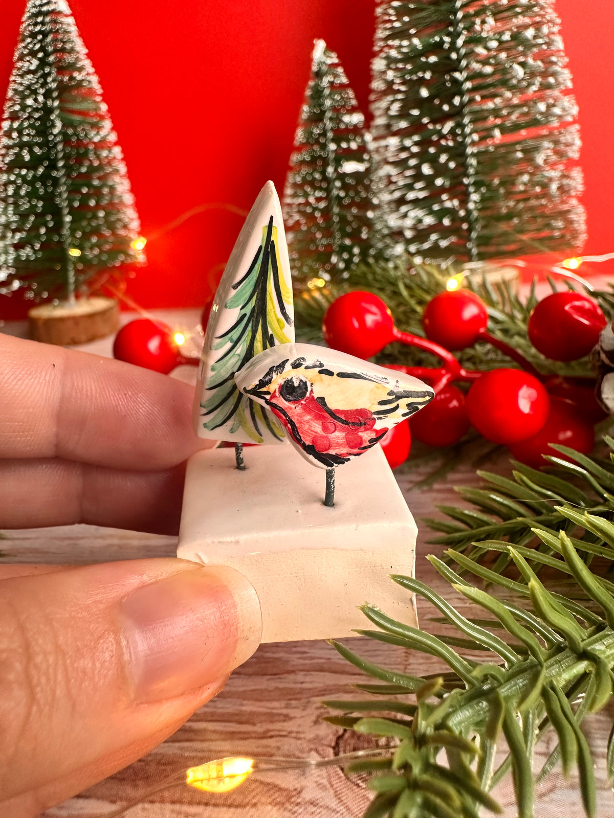Tiny Robin Scene Ornament