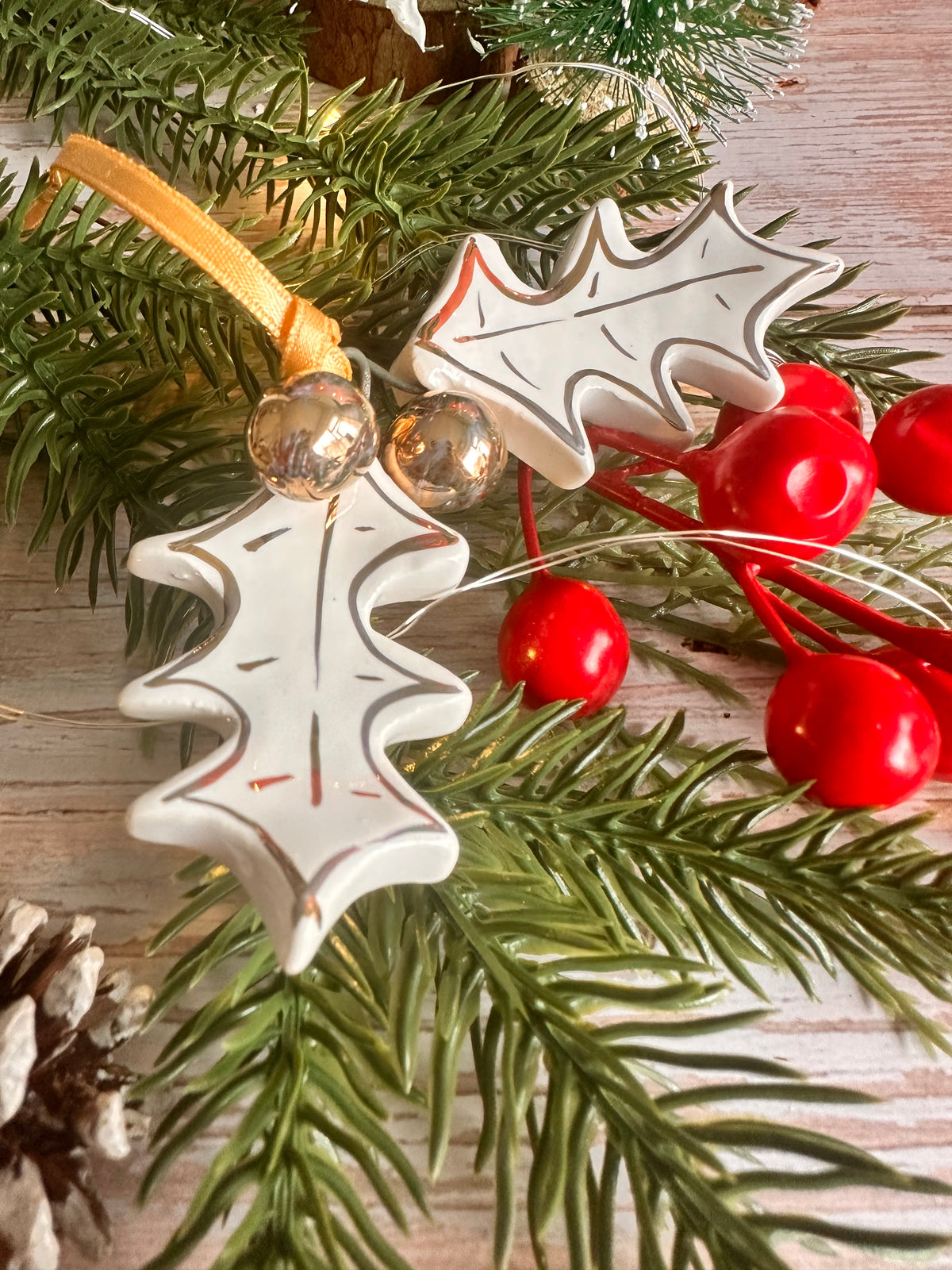 Gold-Lustred Holly & Berries Hanging Decoration