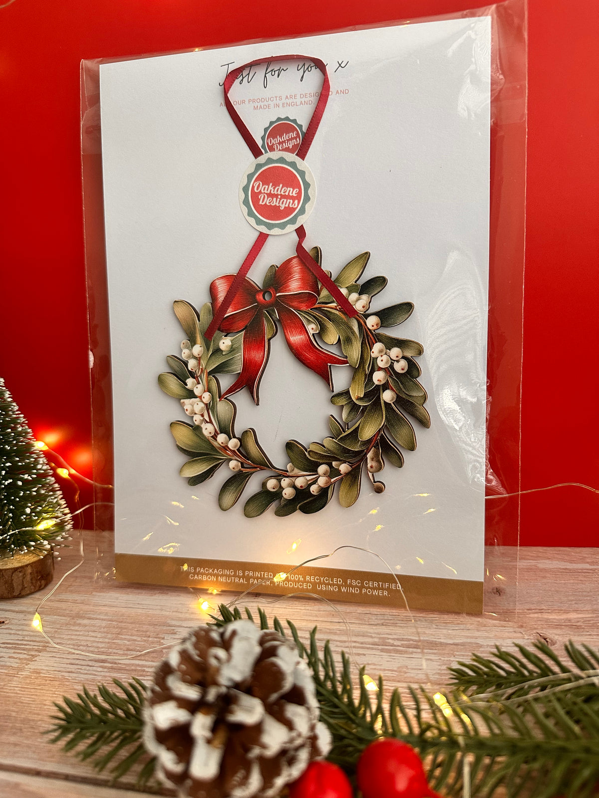Beautiful Wooden Mistletoe Wreath Tree Hanging Decoration