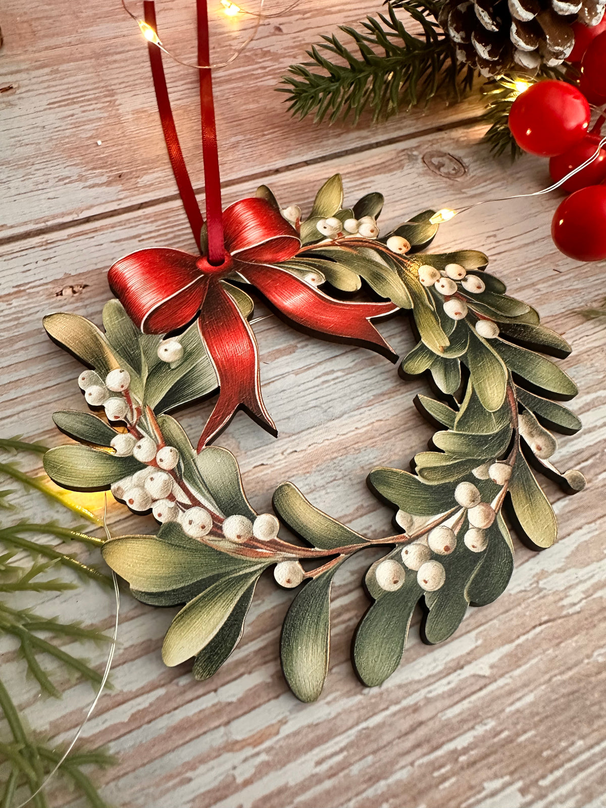 Beautiful Wooden Mistletoe Wreath Tree Hanging Decoration