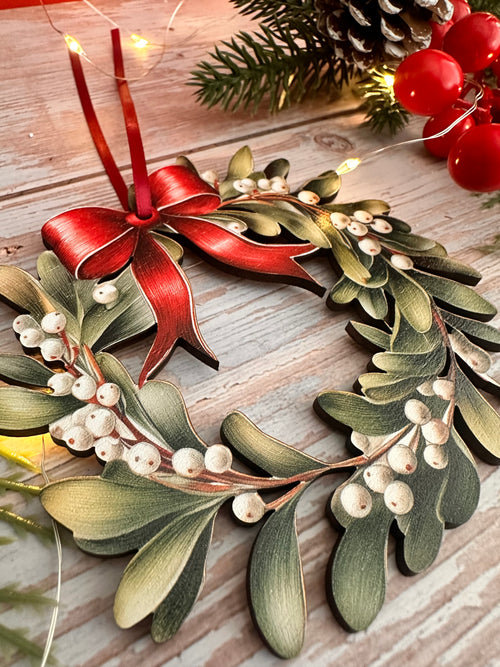 Beautiful Wooden Mistletoe Wreath Tree Hanging Decoration