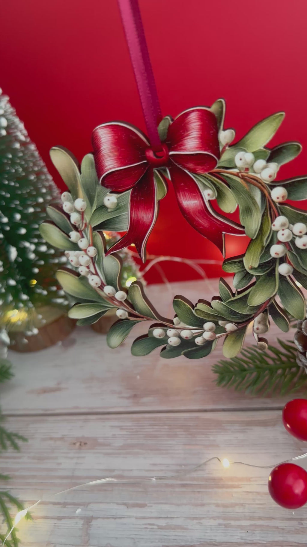 Beautiful Wooden Mistletoe Wreath Tree Hanging Decoration