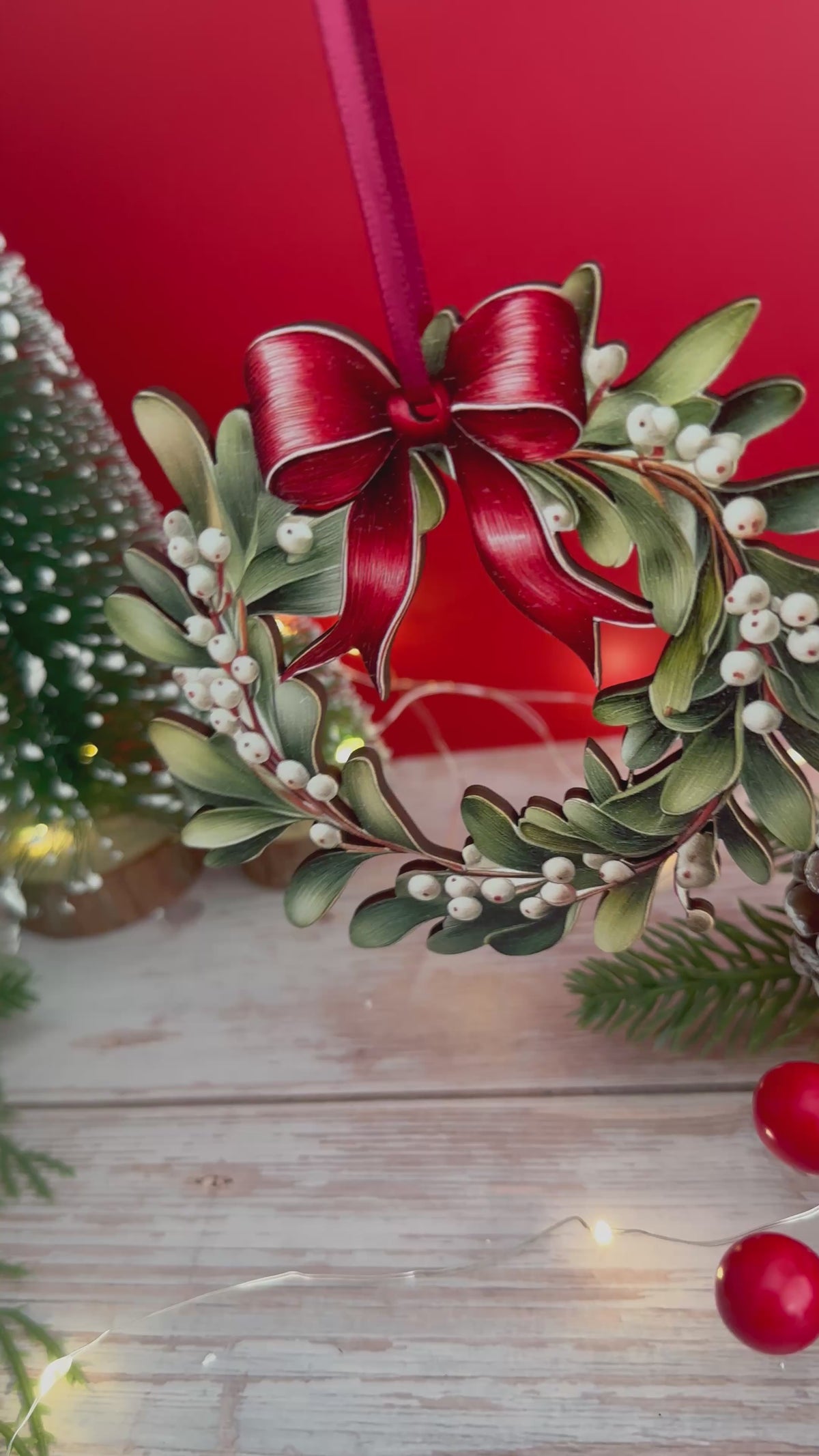 Beautiful Wooden Mistletoe Wreath Tree Hanging Decoration
